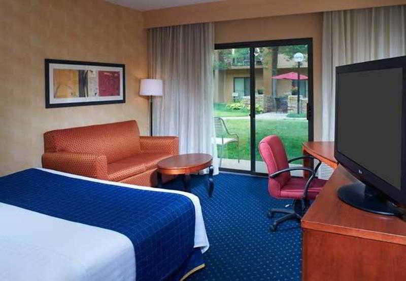 Courtyard By Marriott Chicago Naperville Rum bild