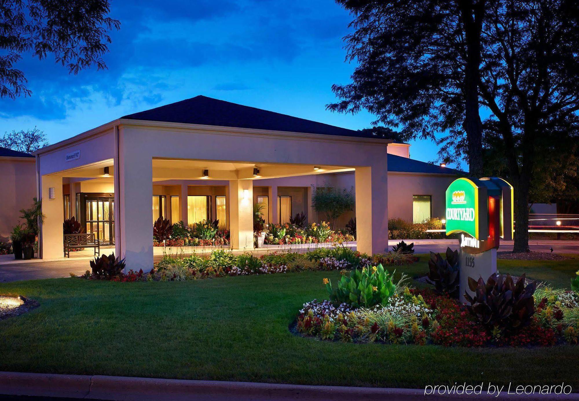 Courtyard By Marriott Chicago Naperville Exteriör bild