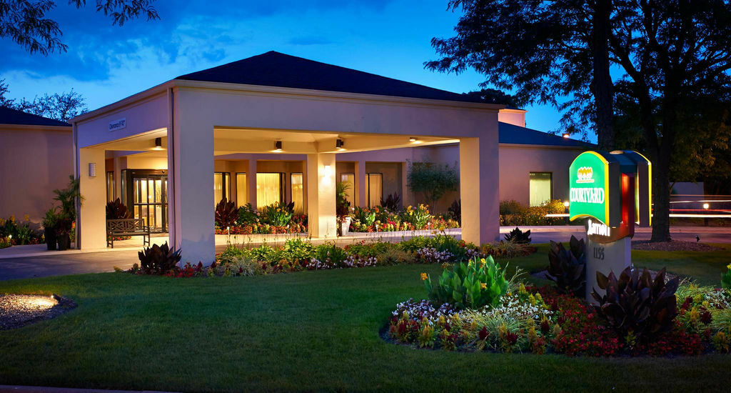 Courtyard By Marriott Chicago Naperville Exteriör bild
